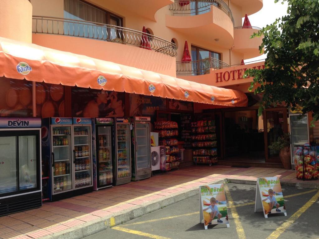 Family Hotel Hit Китен Экстерьер фото