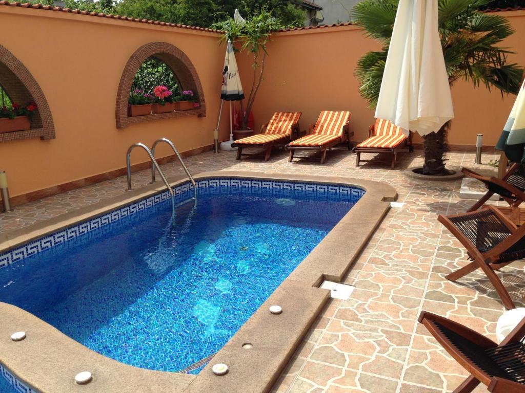 Family Hotel Hit Китен Экстерьер фото